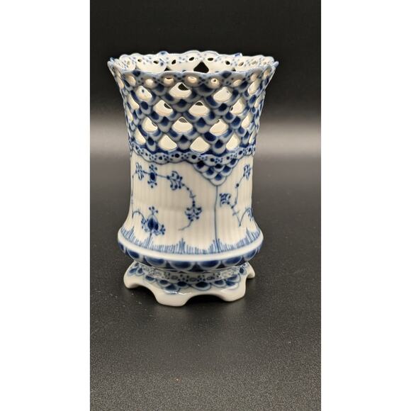 Royal Copenhagen Denmark Blue Fluted Full Lace Cigar Cup 1016 - Picture 3 of 8